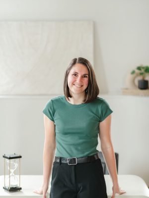 JADE-BARKER.jpeg JADE-BARKER.jpeg